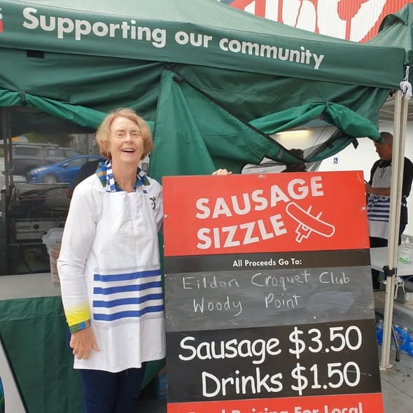 Bunnings sausage sizzle raises nearly $1,300 for Eildon