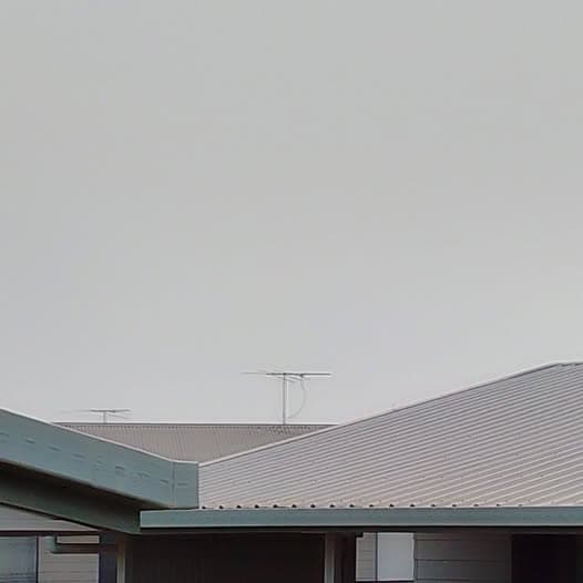 Smoke over Dalby as bushfire threatens Halliford