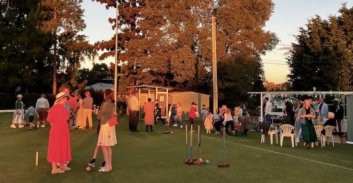 Stephens hosts double 40th birthday party under new court lighting