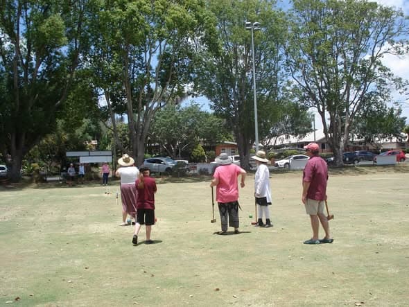 West Toowoomba hosts two party groups on a hot Monday