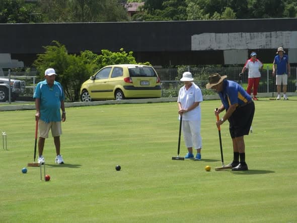 Rain fails to stop Wynnum Gala Day as Dick Byres and Aina Johns win