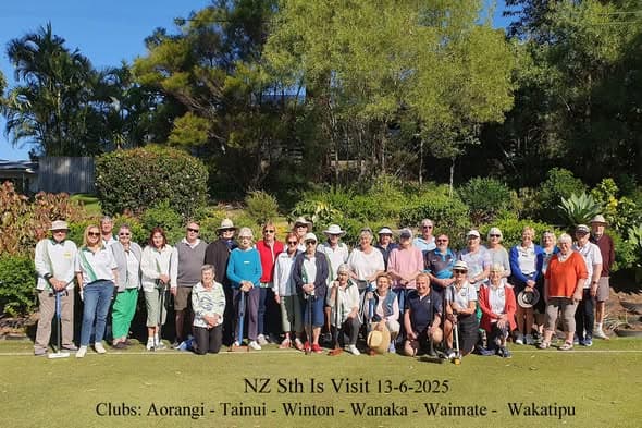 New Zealand visitors enjoy a day at Headland-Buderim