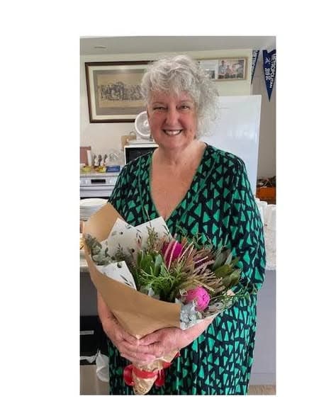 Maureen Singleton receives Local Hero Award