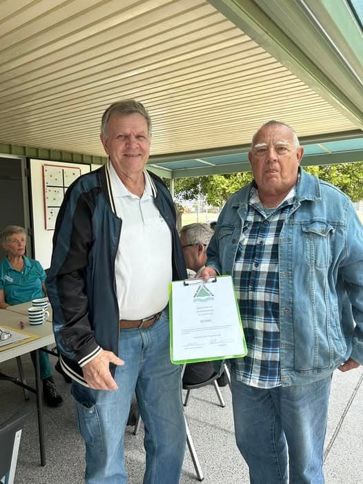 Pine Rivers presents Sep Hines with Life Membership